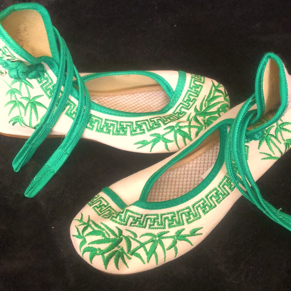 SOLD!Embroidered Asian bamboo wedge shoe